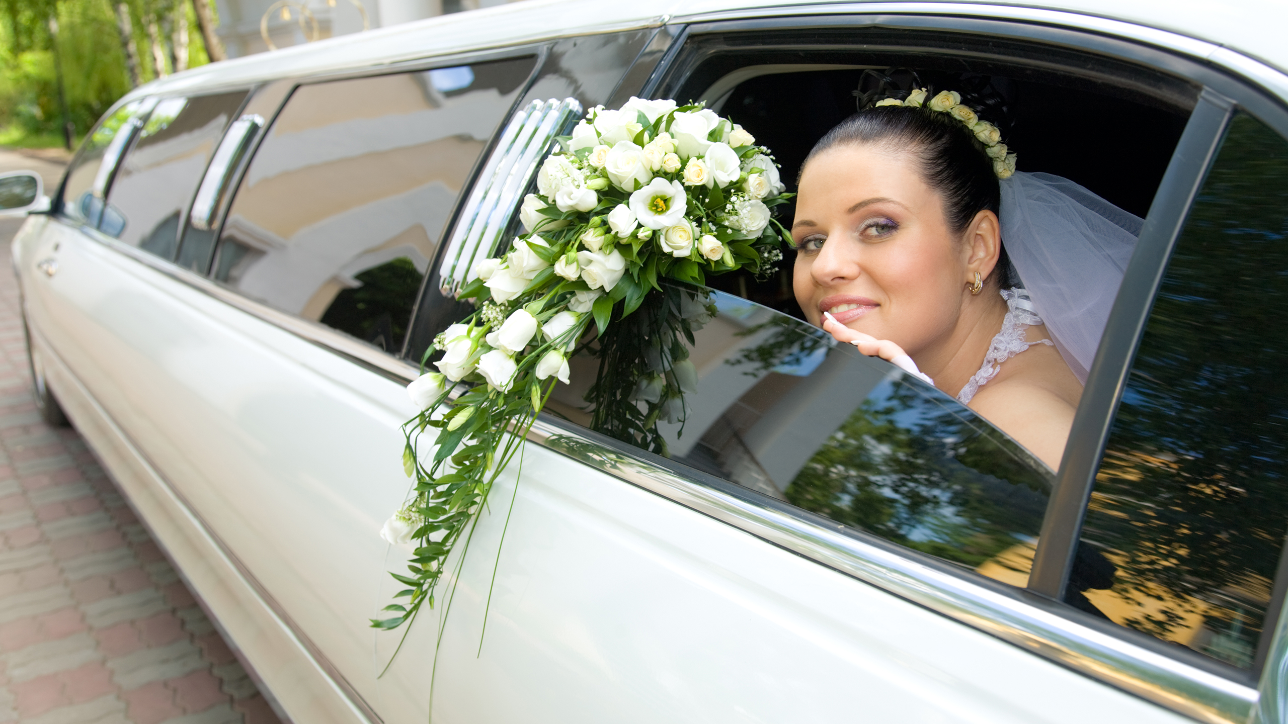 Wedding Limo Services That Don’t Compromise on Luxury